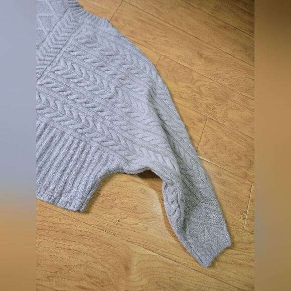 Abercrombie & Fitch Cream sweater Size S/M - Picture 6 of 8